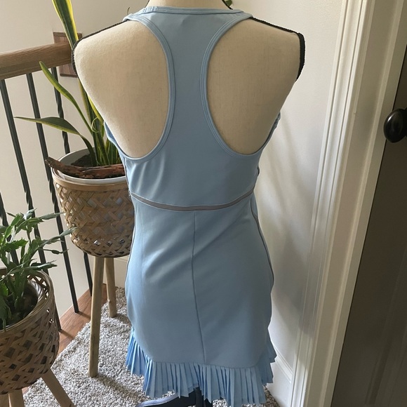 Inphorm Woman’s Athletic dress in size M in gently used condition - Picture 2 of 8